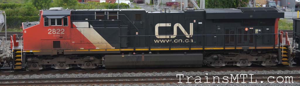 Locomotive CN2822 left side / coté gauche